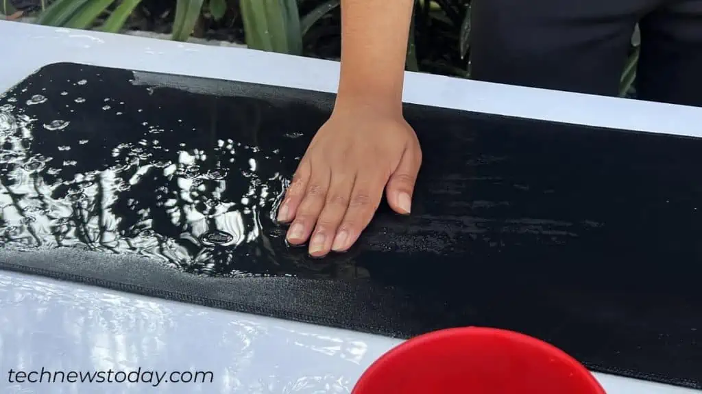 How to Clean a Mousepad 12 rinse-the-back-of-your-mousepad-1024x576