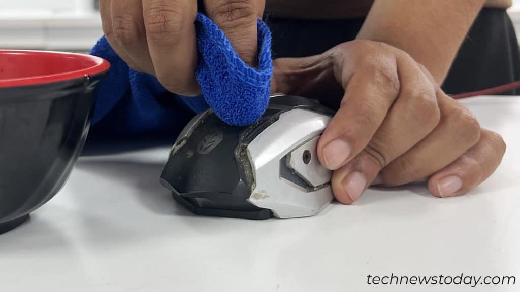 How To Clean A Mouse (Quick And Easy)