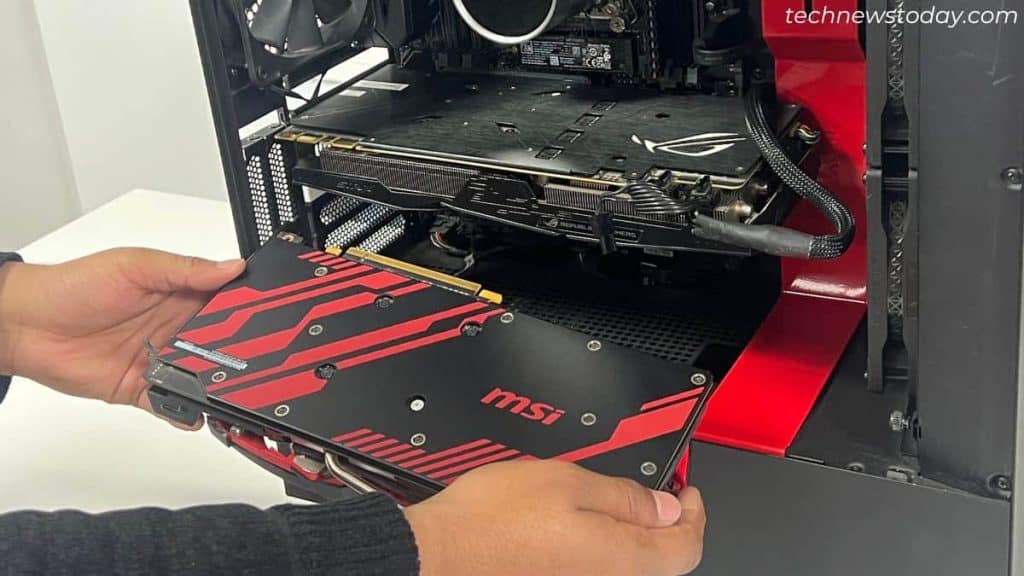 combining two graphics cards