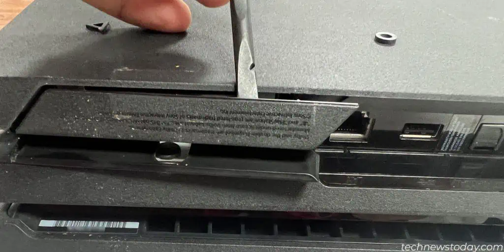 PS4-Pro-Remove-Hard-Drive-Plastic-Cover-1024x512